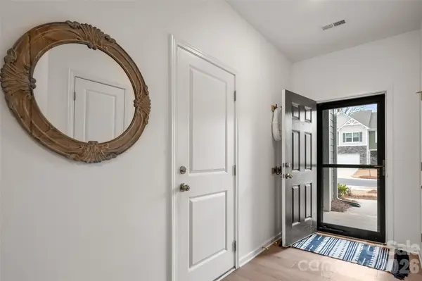 215 Harpers Run LN, Matthews, NC 28104