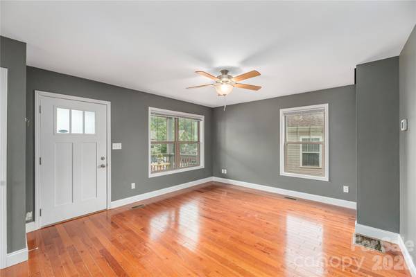 5 Declan DR, Weaverville, NC 28787