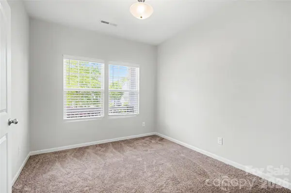 5048 Thomasville DR, Belmont, NC 28012