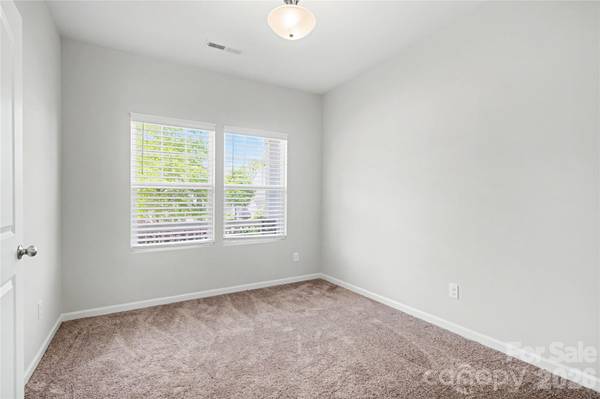 5048 Thomasville DR, Belmont, NC 28012