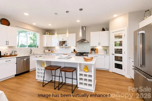 36 Spy Pointe LN, Fletcher, NC 28732