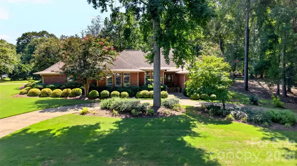 216 Muirfield DR, Spartanburg, SC 29306