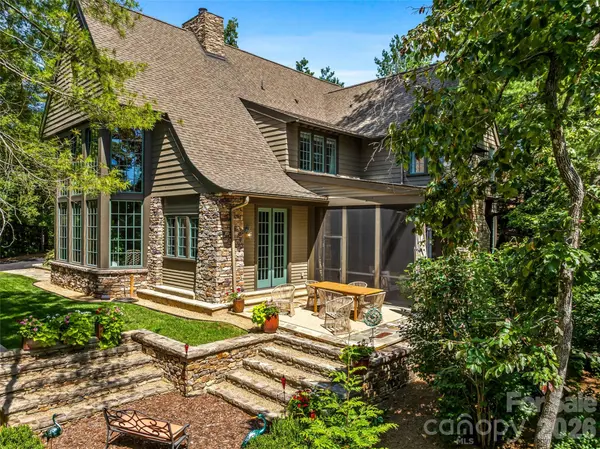 85 Chauncey CIR, Asheville, NC 28803