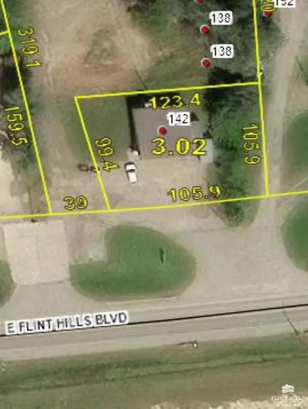 142 E Flint Hills BLVD, Junction City, KS 66441