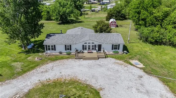 69 Porcupine PATH, Linn Valley, KS 66040