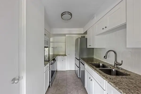 4550 Warwick BLVD #213, Kansas City, MO 64111