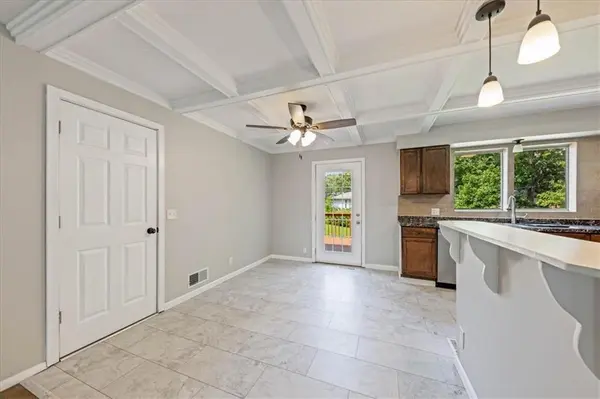 16608 E 31st ST, Independence, MO 64055