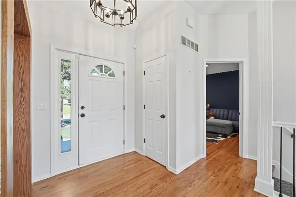 4421 SW Hillside DR, Lee's Summit, MO 64082