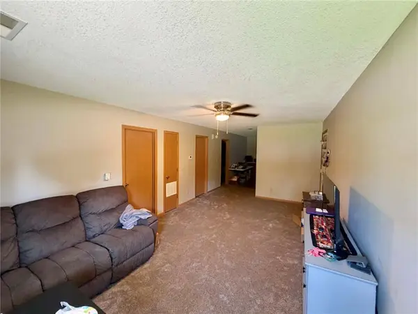 1017 E Edwards ST, Maryville, MO 64468