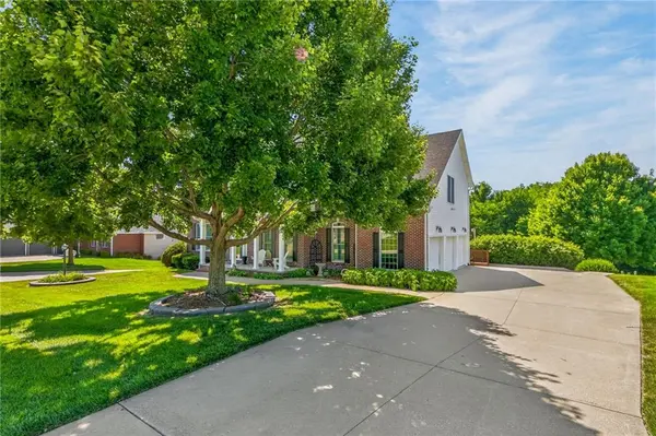 4810 Aegean TER, St Joseph, MO 64506