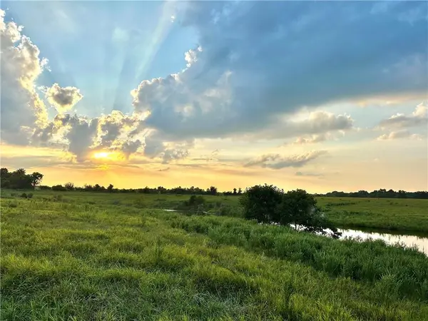 NE 451 RD, Calhoun, MO 65323