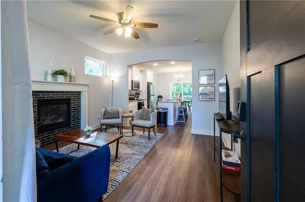 2202 N Woodsbury RD, Independence, MO 64058