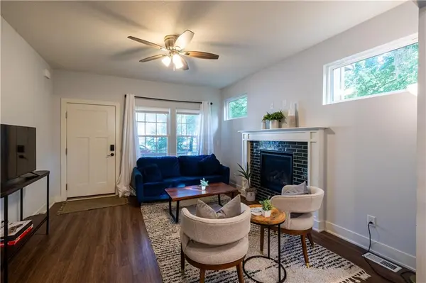 2202 N Woodsbury RD, Independence, MO 64058