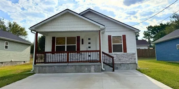 604 N Spring ST, Nevada, MO 64772