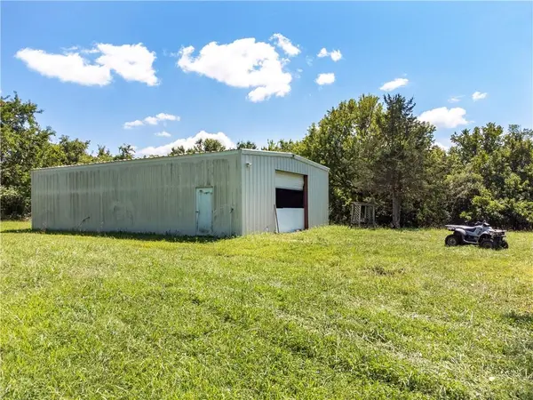 3748 Johnston LN, Bates City, MO 64011