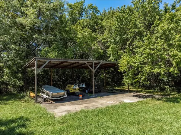 3748 Johnston LN, Bates City, MO 64011