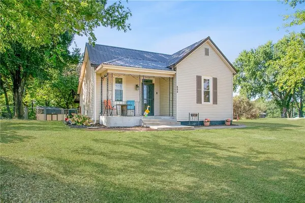 624 W Jefferson ST, Clinton, MO 64735