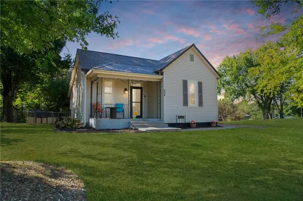624 W Jefferson ST, Clinton, MO 64735
