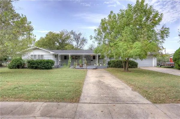 2205 Lincoln AVE, Baxter Springs, KS 66713