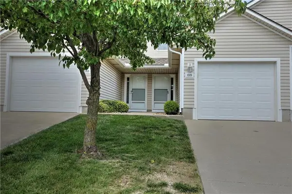 1315 Broadway CIR #281C, Lee's Summit, MO 64081