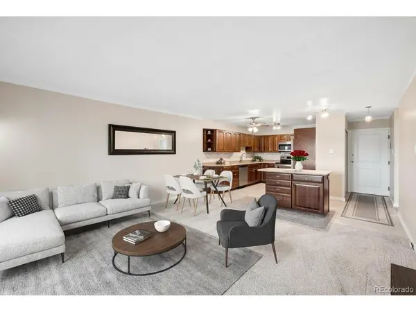 690 S Alton #6C, Denver, CO 80247