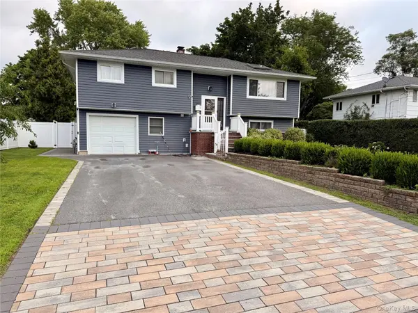 199 W Orange ST, Brentwood, NY 11717