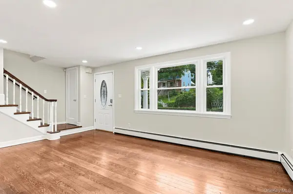 25 Greenvale CIR, White Plains, NY 10607