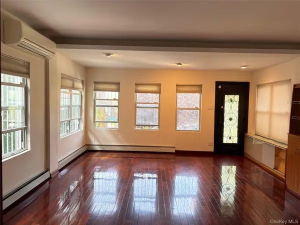 5115 Bowne ST, Flushing, NY 11355