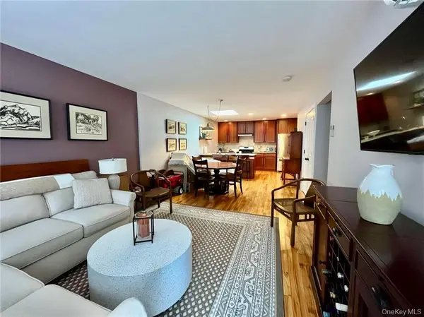 11 First ST #2, Warwick, NY 10990