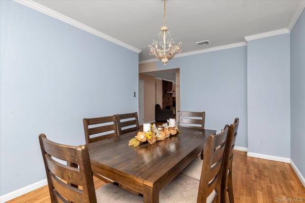 88 E Valley Stream BLVD #6, Valley Stream, NY 11580