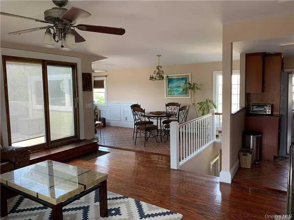 38 Clayton AVE #Upper, East Atlantic Beach, NY 11561