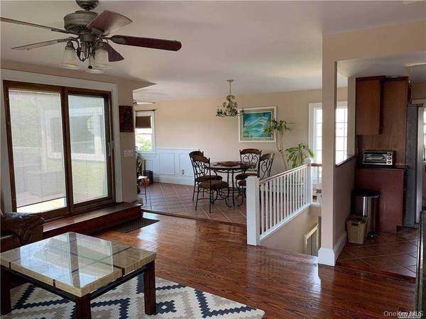 38 Clayton AVE #Upper, East Atlantic Beach, NY 11561