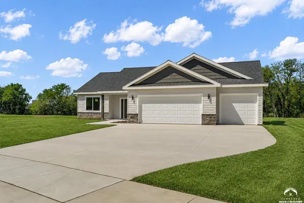413 Rockers DR, Baldwin City, KS 66006