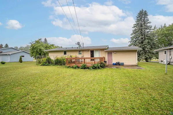 2906 John Ave, Superior, WI 54880
