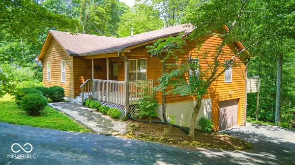 8157 Center Lake RD, Nineveh, IN 46164