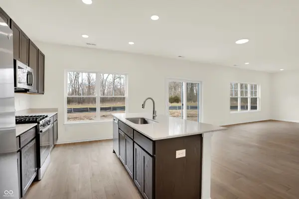 8594 Meadowlands CT, Plainfield, IN 46168