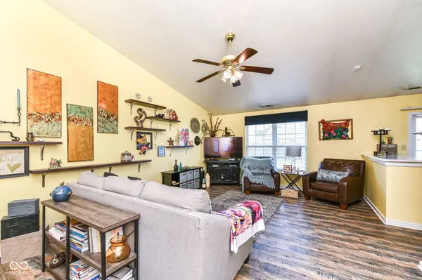 1214 Stonebridge DR, Anderson, IN 46013