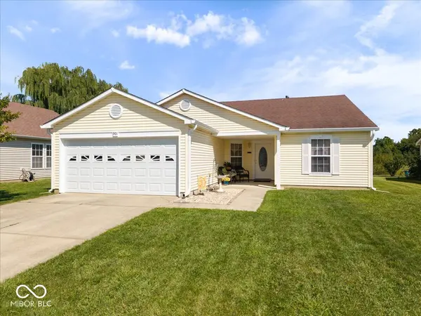 901 Runnymede DR, Greenfield, IN 46140