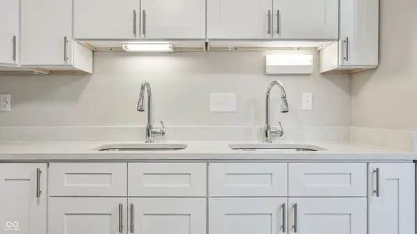 851 Indigo WAY #A, Indianapolis, IN 46260