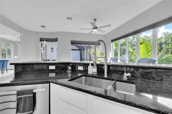 1915 HARBOUR LINKS CIR #6, Longboat Key, FL 34228