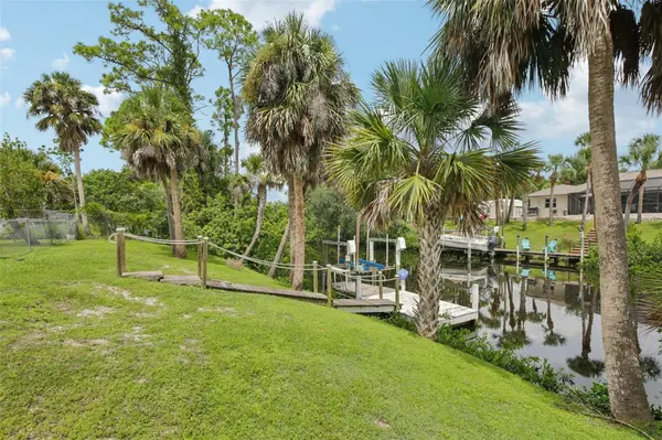 2256 AUBURN BLVD, Port Charlotte, FL 33948