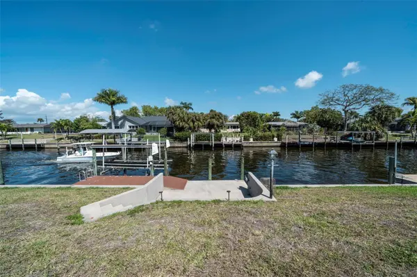 1433 SE 28TH TER, Cape Coral, FL 33904