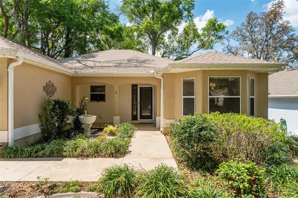 110 CHULA VISTA AVE, Lady Lake, FL 32159