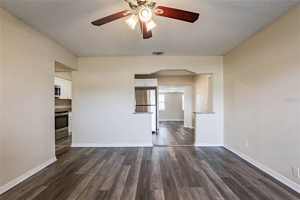 8528 GOLD RIDGE CIR, Tampa, FL 33619