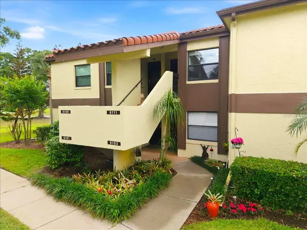 6111 LAKE POINTE DR #202, Orlando, FL 32822