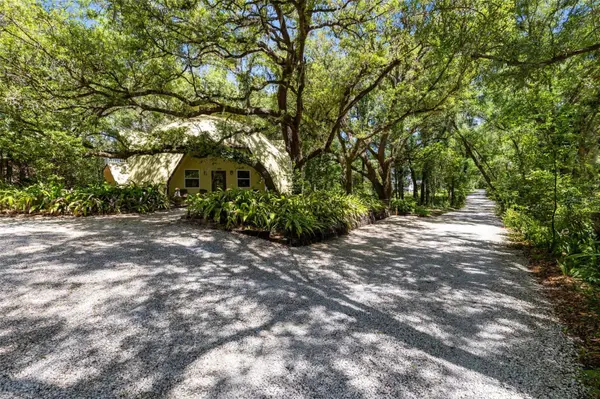 5787 & 5789 N APOPKA VINELAND RD, Orlando, FL 32818