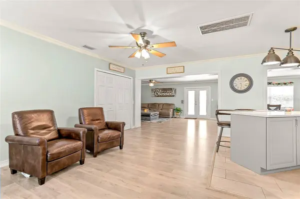 2001 MAGNOLIA DR, Clearwater, FL 33764