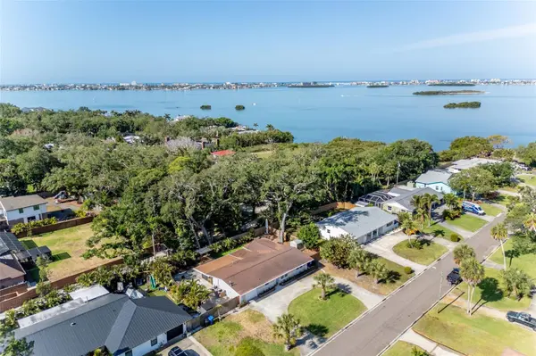 8242 31ST TER N, St Petersburg, FL 33710