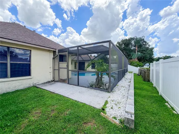9542 PEBBLE GLEN AVE, Tampa, FL 33647