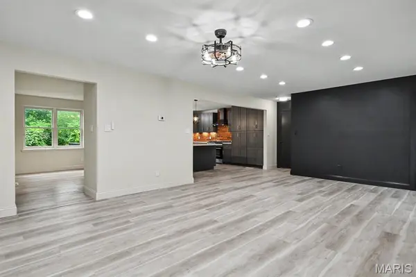 406 Meyer AVE, St Louis, MO 63122